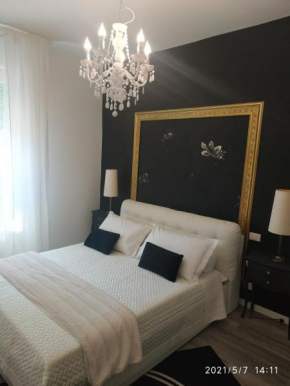 Aurora Flowers - Two rooms and free parking near center and train station Modena